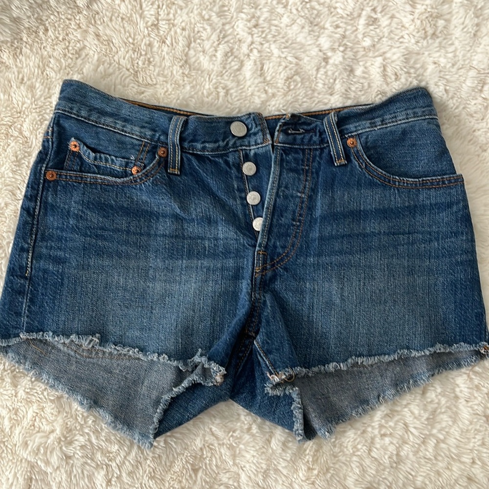 Levi’s 501 button fly high rise cut off blue denim shorts size 27